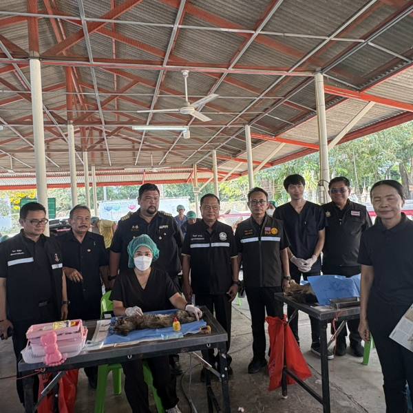 สำนักงานปศุสัตว์จังหวัดอ่างทอง กลุ่มพัฒนาสุขภาพสัตว์ สำนักงานปศุสัตว์อำเภอ ทุกอำเภอ ออกหน่วยสัตวแพทย์เคลื่อนที่”โครงการบำบัดทุกข์ บำรุงสุข สร้างรอยยิ้มให้ประชาชน