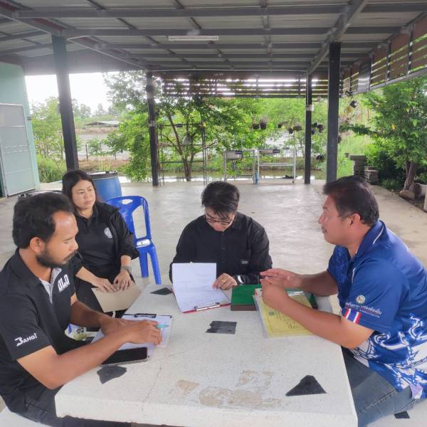 สำนักงานปศุสัตว์จังหวัดอ่างทอง กลุ่มส่งเสริมและพัฒนาการปศุสัตว์ มอบปัจจัยการผลิตโครงการส่งเสริมระบบแปลงใหญ่และตรวจประเมินเครือข่ายสัตว์พันธุ์ดี