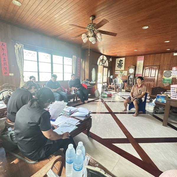 สำนักงานปศุสัตว์จังหวัดอ่างทอง กลุ่มพัฒนาคุณภาพสินค้าปศุสัตว์ ร่วมกับสำนักงานปศุสัตว์อำเภอป่าโมก ลงพื้นที่ตรวจต่ออายุการปฏิบัติทางการเกษตรที่ดีด้านปศุสัตว์