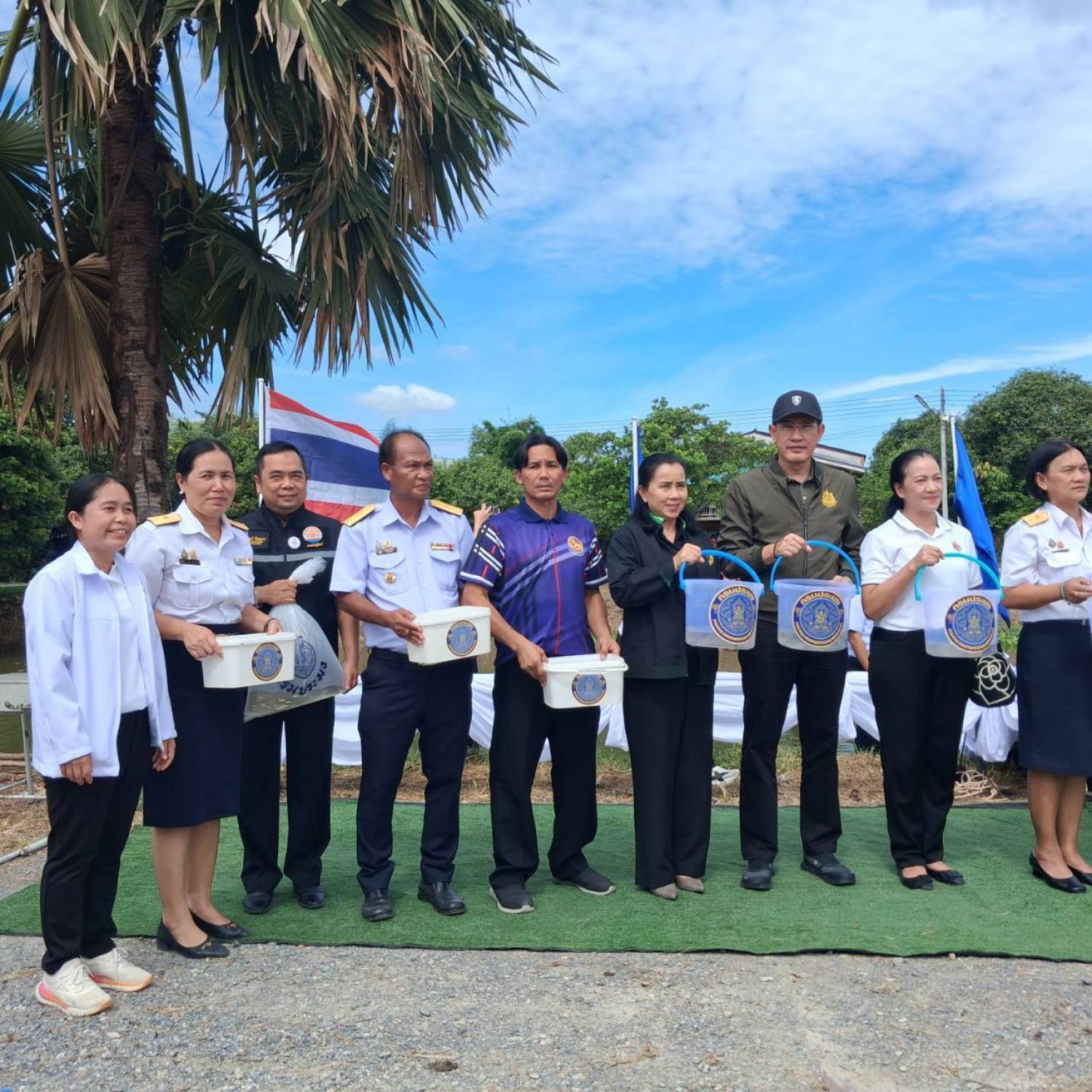 สำนักงานปศุสัตว์จังหวัดปทุมธานี ร่วมจัดงานมหกรรมประกวดสัตว์ปทุมธานี เข้าร่วมกิจกรรมปล่อยพันธุ์สัตว์น้ำ
