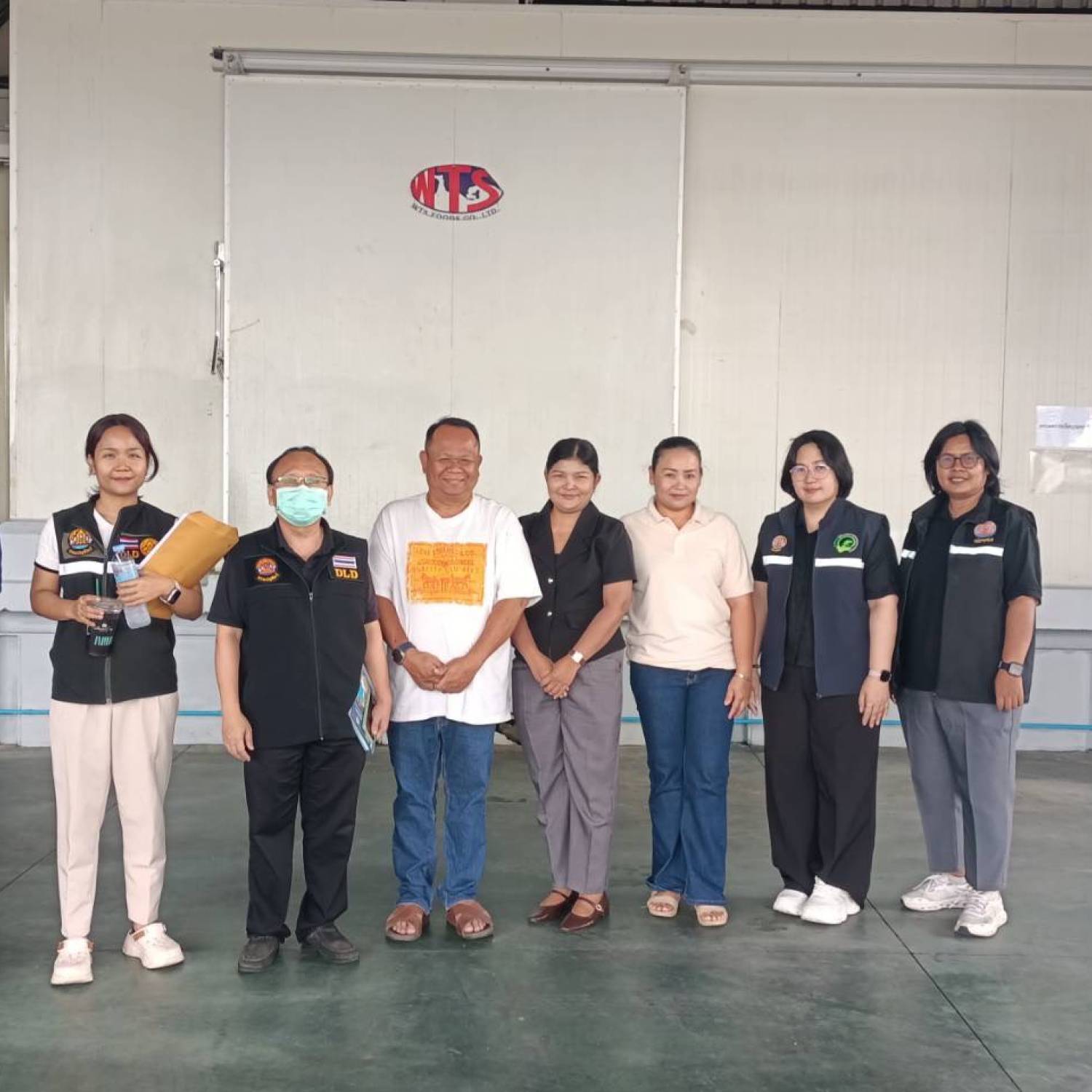 สำนักงานปศุสัตว์จังหวัดปทุมธานี ร่วมตรวจการขออนุญาตเข้าใช้งานการเคลื่อนย้ายสัตว์ หรือซากสัตว์ภายในราชอาณาจักรทางระบบอิเล็กทรอนิกส์แบบพิเศษ ณ อำเภอลำลูกกา
