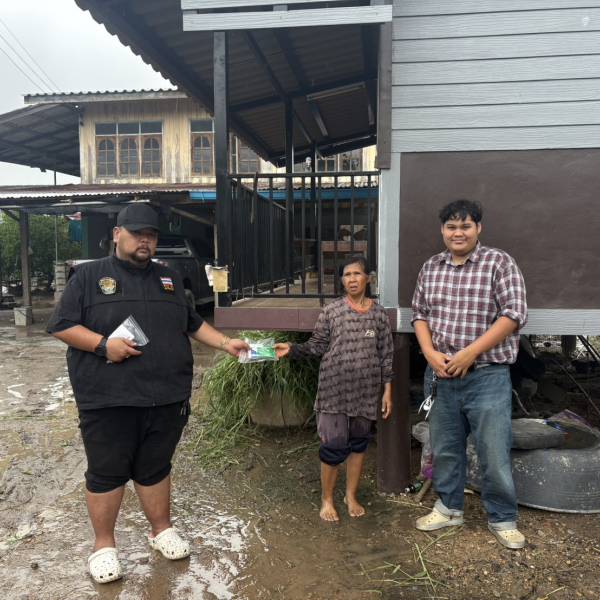 สำนักงานปศุสัตว์จังหวัดอ่างทอง กลุ่มพัฒนาสุขภาพสัตว์ และสำนักงานปศุสัตว์อำเภอป่าโมก ตรวจติดตามสถานการณ์น้ำท่วม