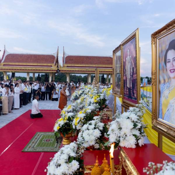 สำนักงานปศุสัตว์อำเภอวิเศษชัยชาญร่วมพิธี อ่างทองน้อมพันดวงใจ จุดเทียนถวายแด่พระบาทสมเด็จพระบรมชนกาธิเบศร มหาภูมิพลอดุลยเดชมหาราช บรมนาถบพิตร