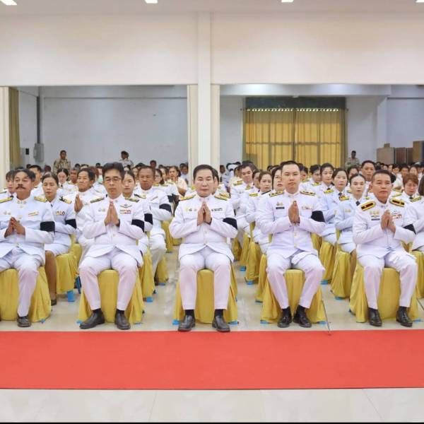 สำนักงานปศุสัตว์อำเภอแสวงหาร่วมพิธีเจริญพระพุทธมนต์ พิธีทำบุญตักบาตรถวายพระราชกุศล และพิธีวางพวงมาลา ถวายแด่พระบาทสมเด็จพระบรมชนกาธิเบศร มหาภูมิพลอดุลยเดชมหาราช บรมนาถบพิตร