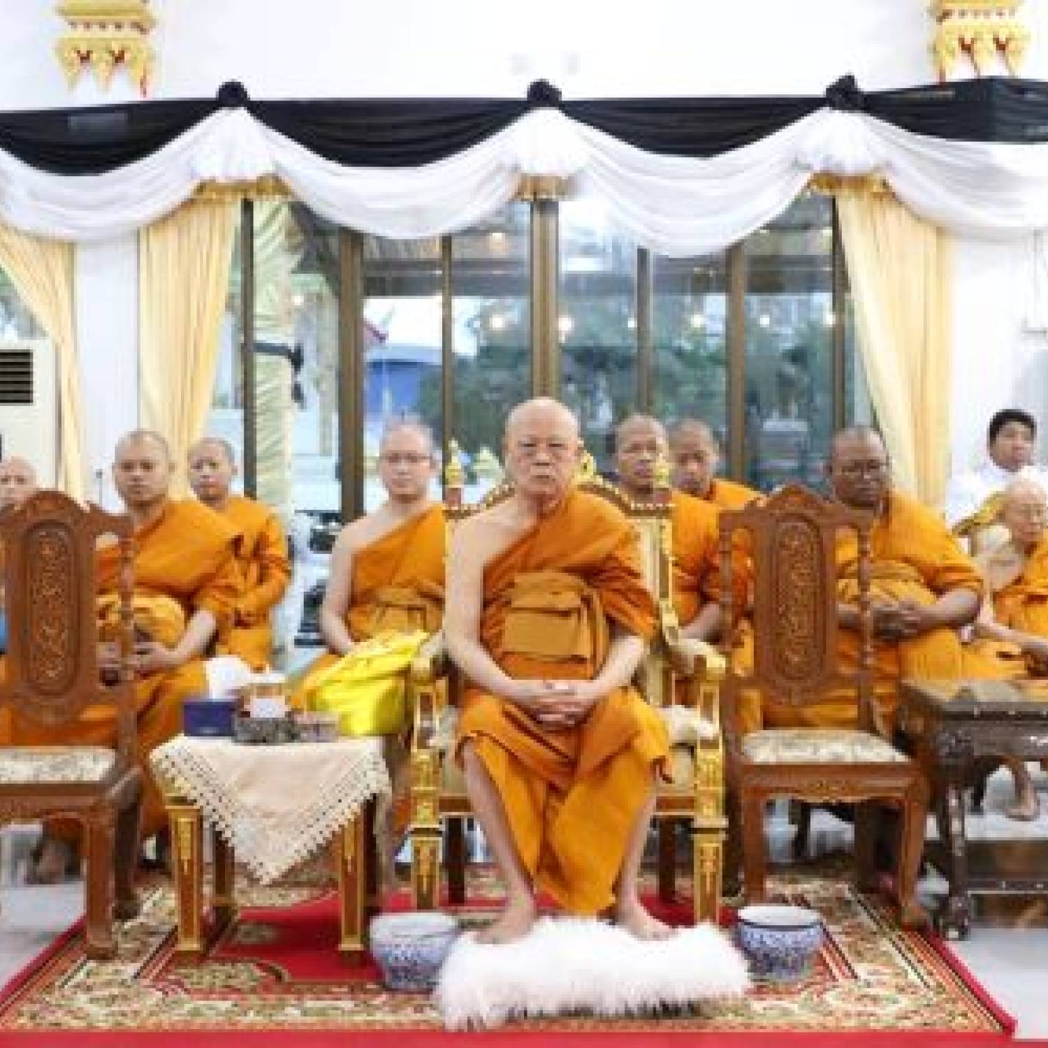 สำนักงานปศุสัตว์จังหวัดปทุมธานี ร่วมประกอบพิธีบำเพ็ญกุศลทักษิณานุประทานอุทิศถวายพระราชกุศลสมเด็จพระนางเจ้าสิริกิติ์เสด็จสวรรคตครบปัณรสมวาร (15 วัน)