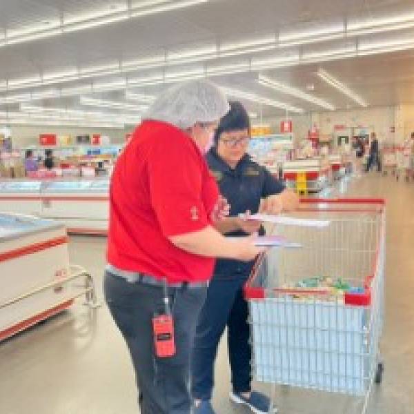 .จังหวัดนนทบุรีเก็บตัวอย่างเนื้อสัตว์และตัวอย่างผลิตภัณฑ์ปศุสัตว์ฮาลาล