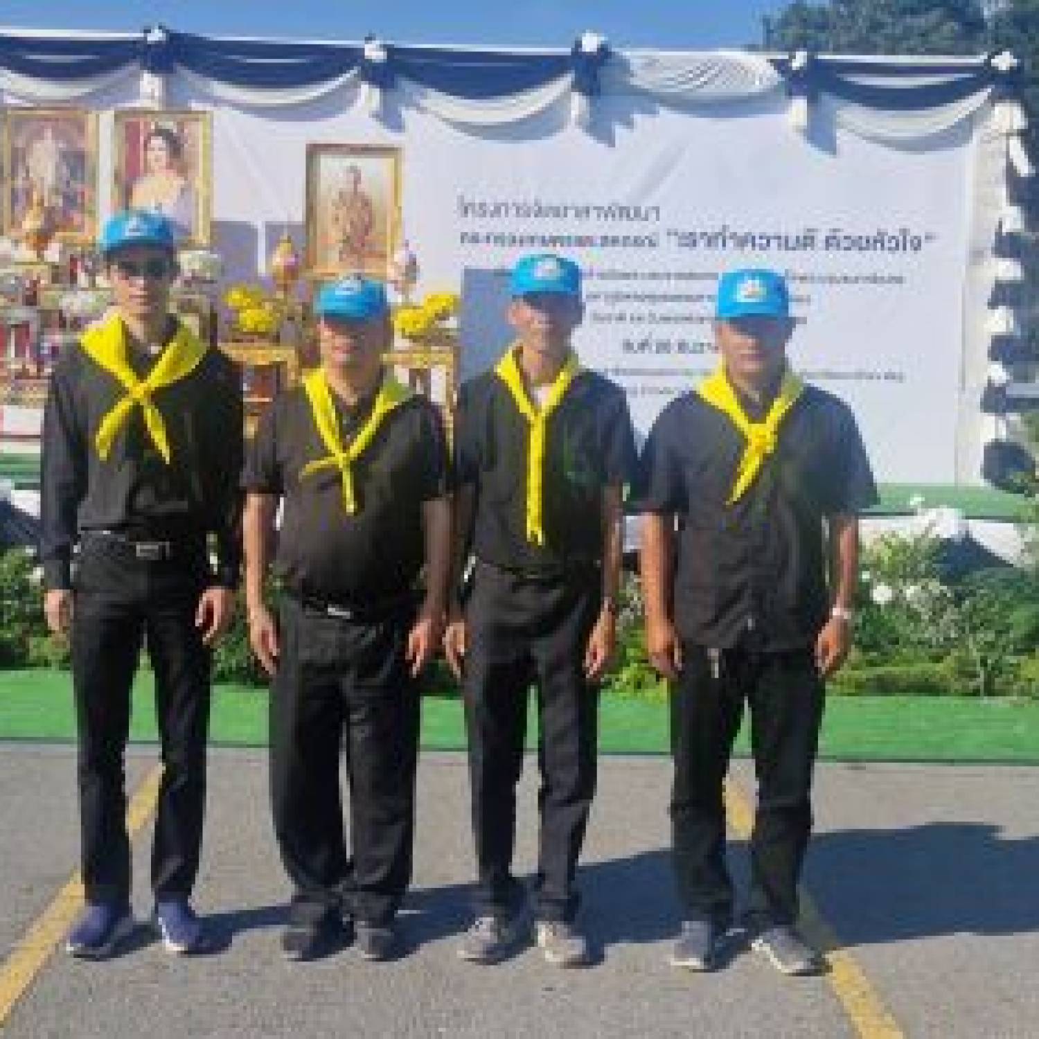 สำนักงานปศุสัตว์จังหวัดปทุมธานี เข้าร่วมกิจกรรมจิตอาสาเนื่องในโอกาสวันคล้ายวันพระบรมราชสมภพ พระบาทสมเด็จพระบรมชนกาธิเบศร มหาภูมิ พลอดุลยเดชมหาราช บรมนาถบพิตร วันชาติ และวันพ่อแห่งชาติ ๕ ธันวาคม ๒๕๖๘